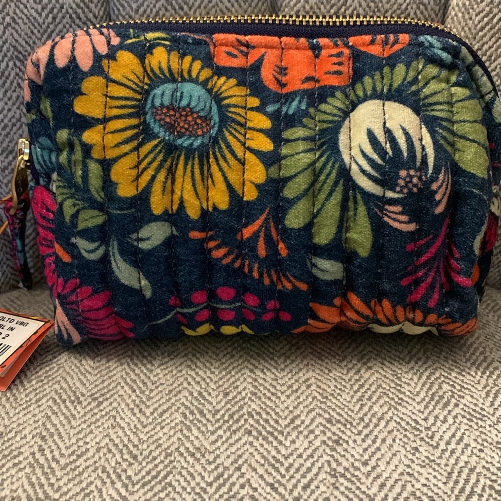 Powder Cosmetic Bag & Socks NWT - Picture 3 of 16